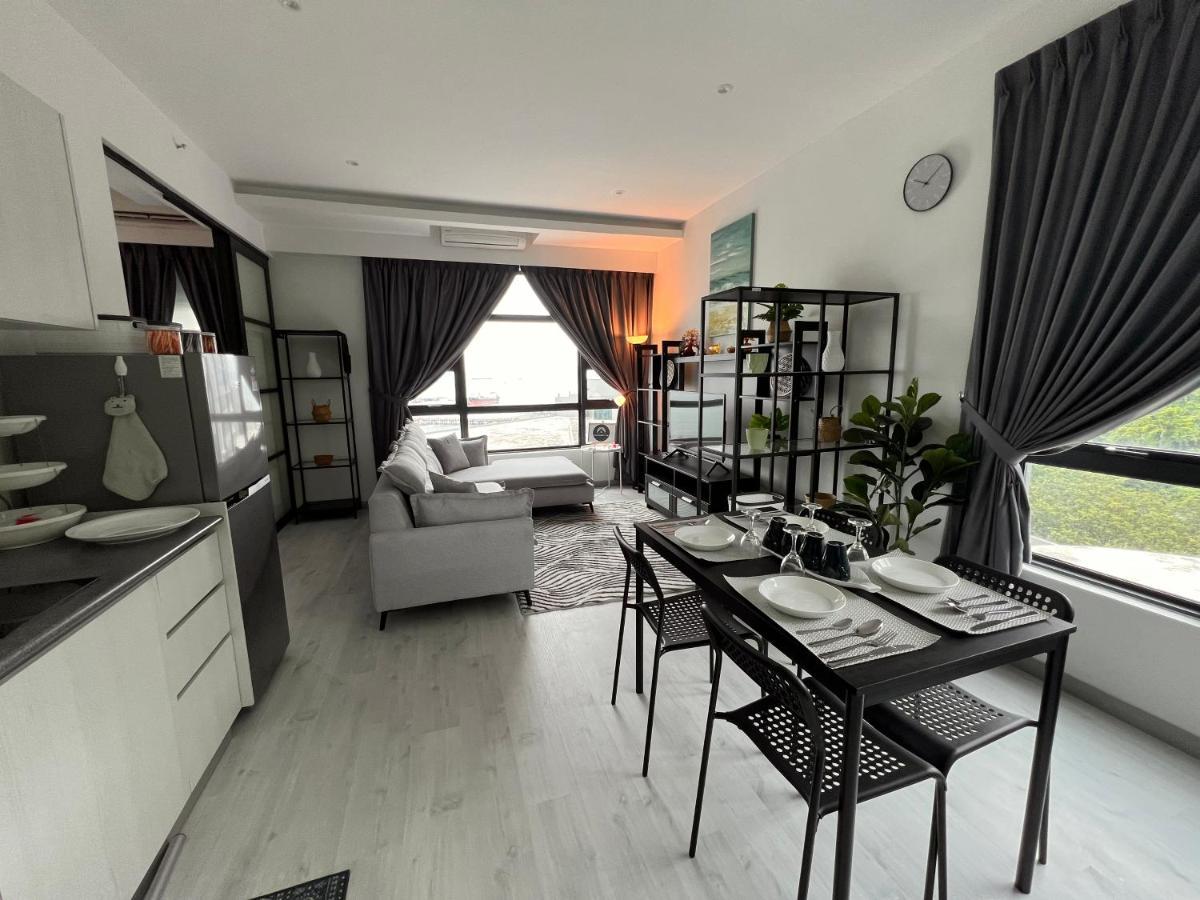 Jesselton Quay Suite By Backyard Kota Kinabalu Buitenkant foto
