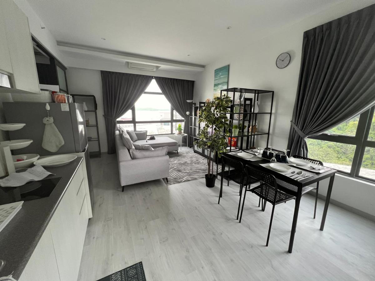 Jesselton Quay Suite By Backyard Kota Kinabalu Buitenkant foto