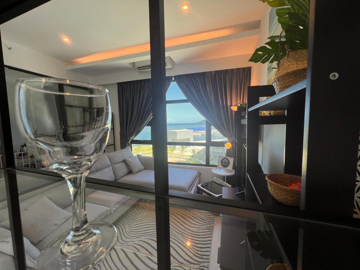 Jesselton Quay Suite By Backyard Kota Kinabalu Buitenkant foto